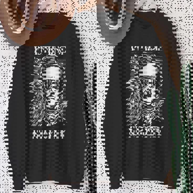 Poesía Poesía Edgar Allan Poe Con Raven Gothic Horror Escritor Camisa de entrenamiento Regalos para ancianas