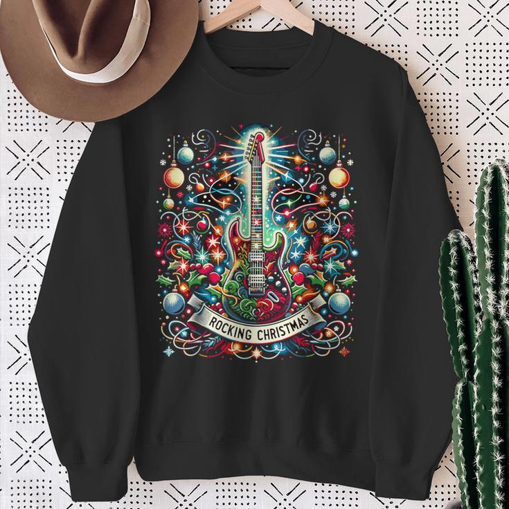 The Rocking Christmas Rock Guitar Santa Sweatshirt Geschenke für alte Frauen