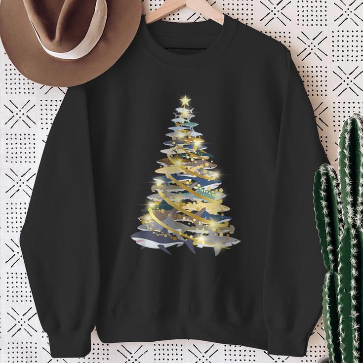 Shark Christmas Tree Xmas Diving Sweatshirt Geschenke für alte Frauen