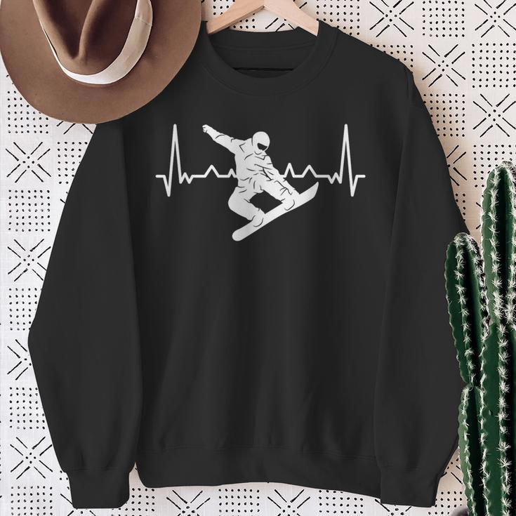 Snowboarding With Heartbeat Pulse Ecg And Snowboarder Sweatshirt Geschenke für alte Frauen