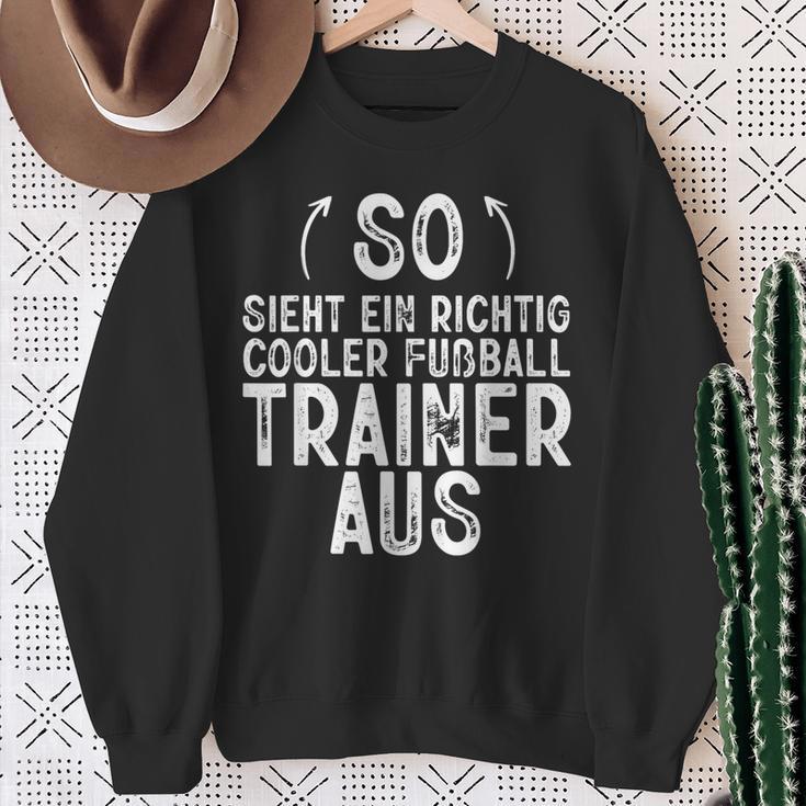 So Sieht Ein Richtig Football Trainer Football Sweatshirt Geschenke für alte Frauen