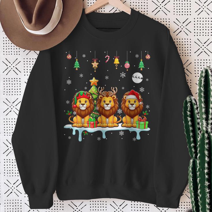 Three Santa Claus Reindeer Elf Lions Christmas Animal Lovers Children's Sweatshirt Geschenke für alte Frauen