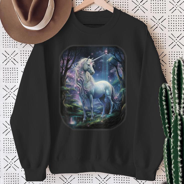 Unicorn Standing In The Forest Fantasy Nature Universe Sweatshirt Geschenke für alte Frauen