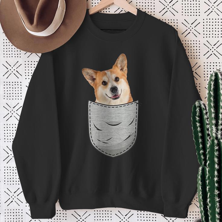 Welsh Corgi Pembroke Chest Pocket For Dog Owners Sweatshirt Geschenke für alte Frauen