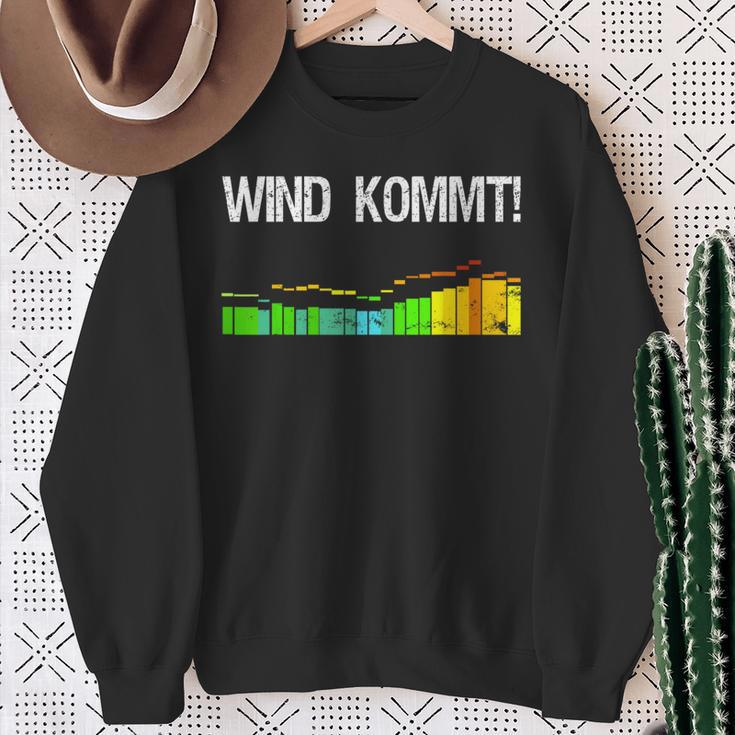 Wind Comes Kiter Surfer Saying Kitesurfer Windsurf Sweatshirt Geschenke für alte Frauen