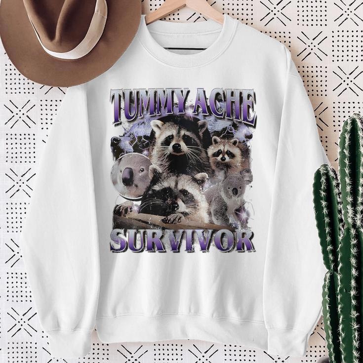 Belly Pain Survivor Raccoon Sweatshirt Geschenke für alte Frauen