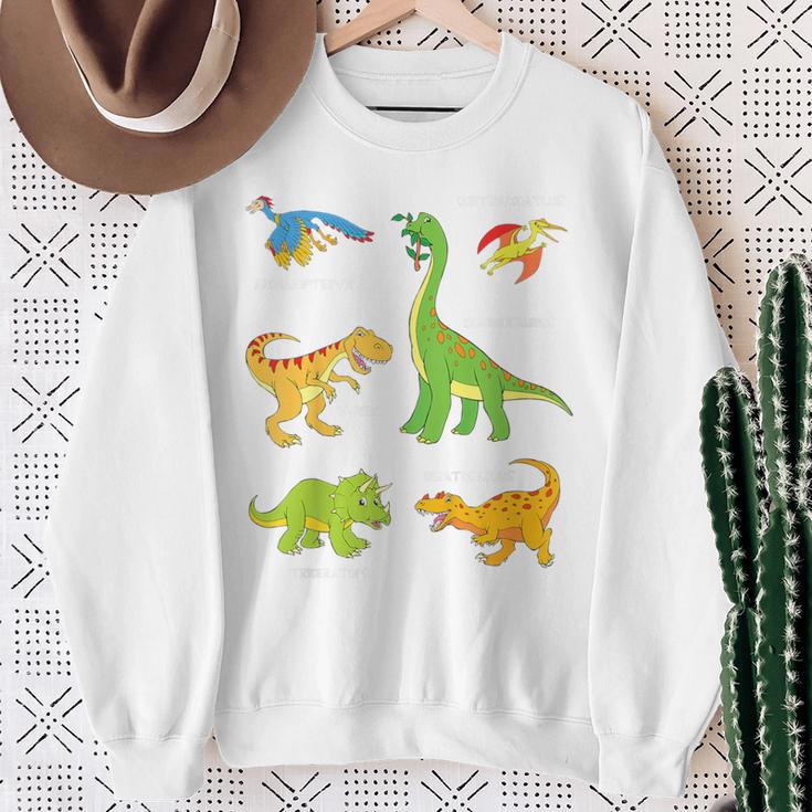 Children's Dinosaur Popular Dinos With Name Sweatshirt Geschenke für alte Frauen