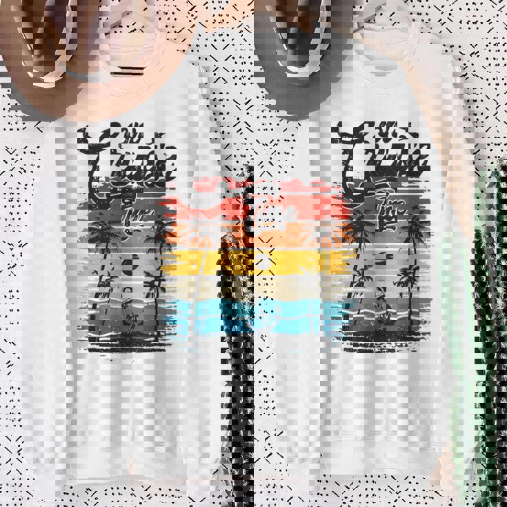 On Cruise Time Coconut Tree Graphic Summer Vacation Cruising Sweatshirt Gifts for Old Women