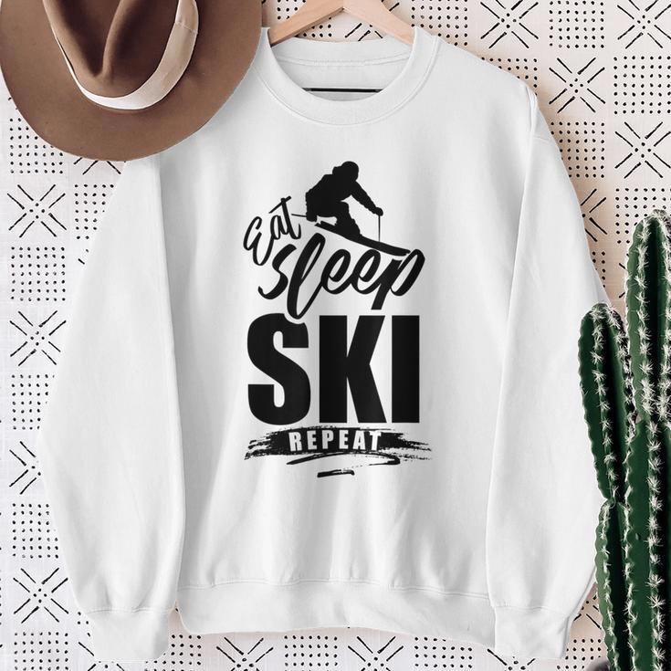 Eat Sleep Ski Repeat Ski Sweatshirt Geschenke für alte Frauen