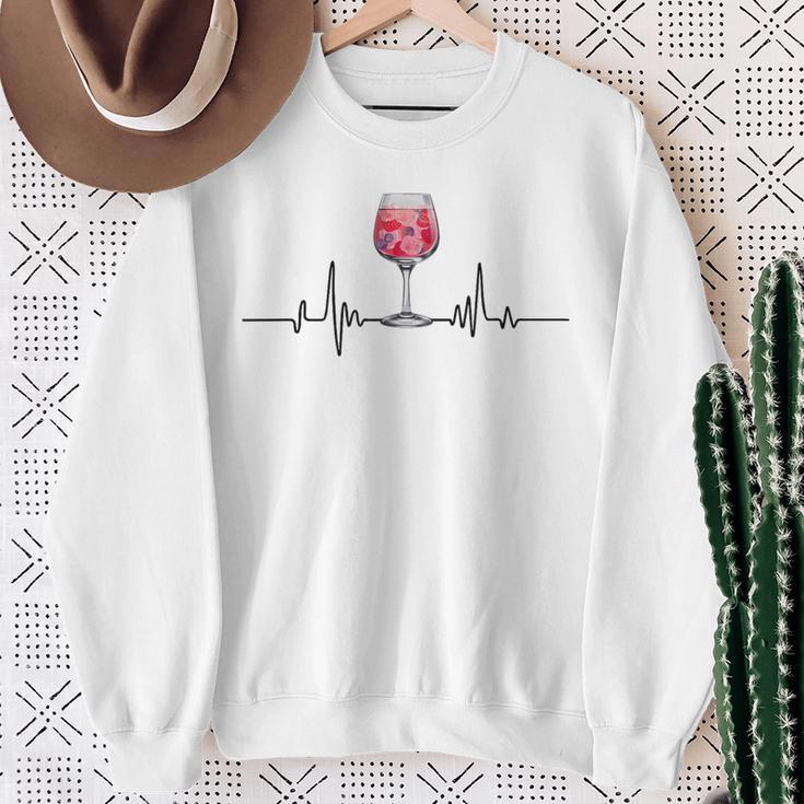 Heartbeat Wildberry Lillet Fruits Cocktail Summer Alcohol Gray Sweatshirt Geschenke für alte Frauen