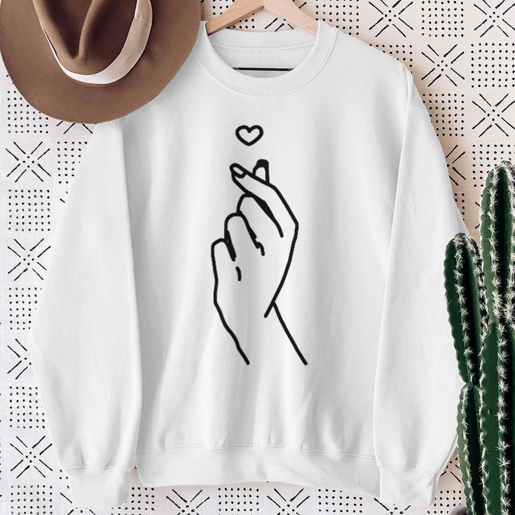 Korean Finger Heart Korean Graphic Kpop Love K-Pop Merch Sweatshirt Geschenke für alte Frauen