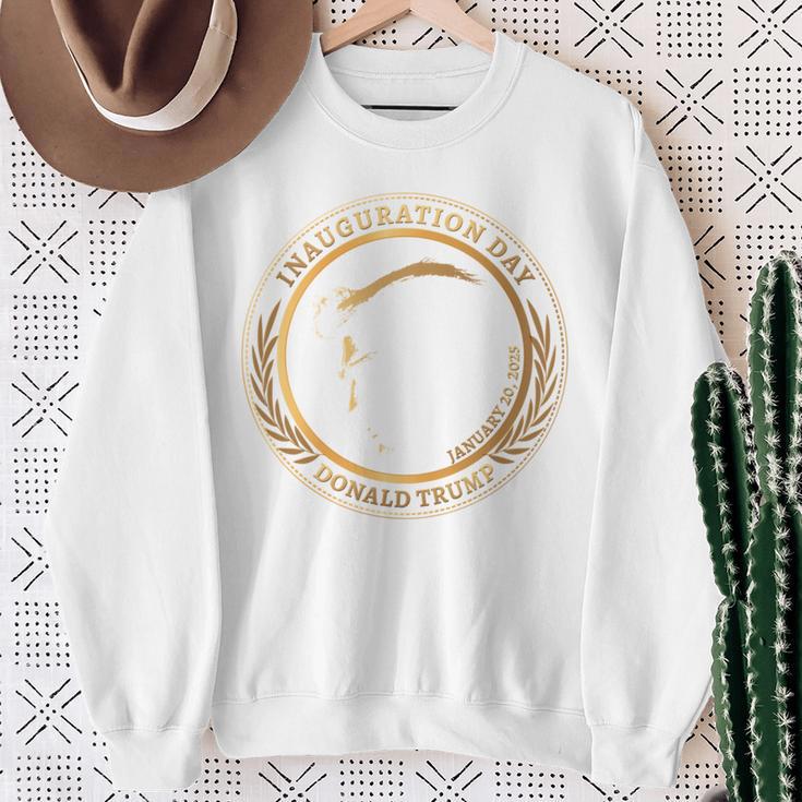 President Trump Inauguration Day 2025 Commemorative Graphic Sweatshirt Geschenke für alte Frauen