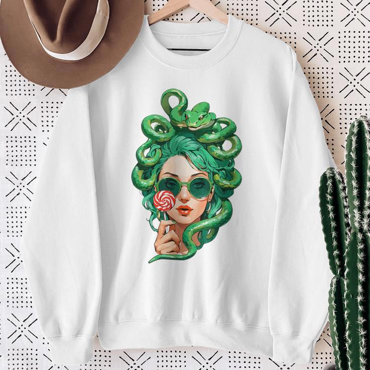 Sunglasses Green Snake Hair Hairstyle Medusa Sweatshirt Geschenke für alte Frauen