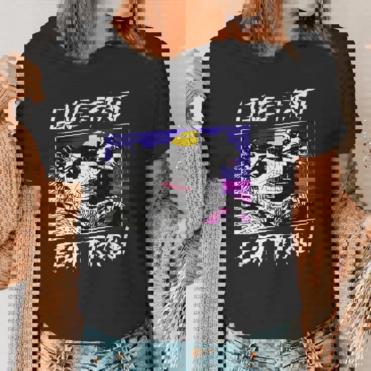 Live Fast Eat Trash Women's T-Shirt - Raccoon Theme for Nature Lovers