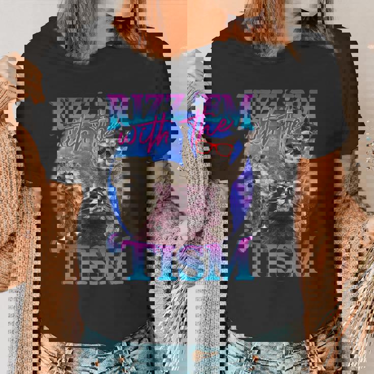 Retro Raccoon Meme Women's T-Shirt - Fun & Quirky Style