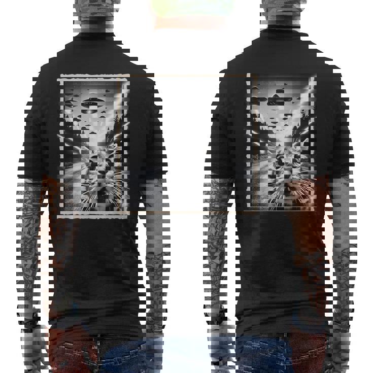 Cat Selfie With Ufo  Alien & Cat Men's T-shirt Back Print