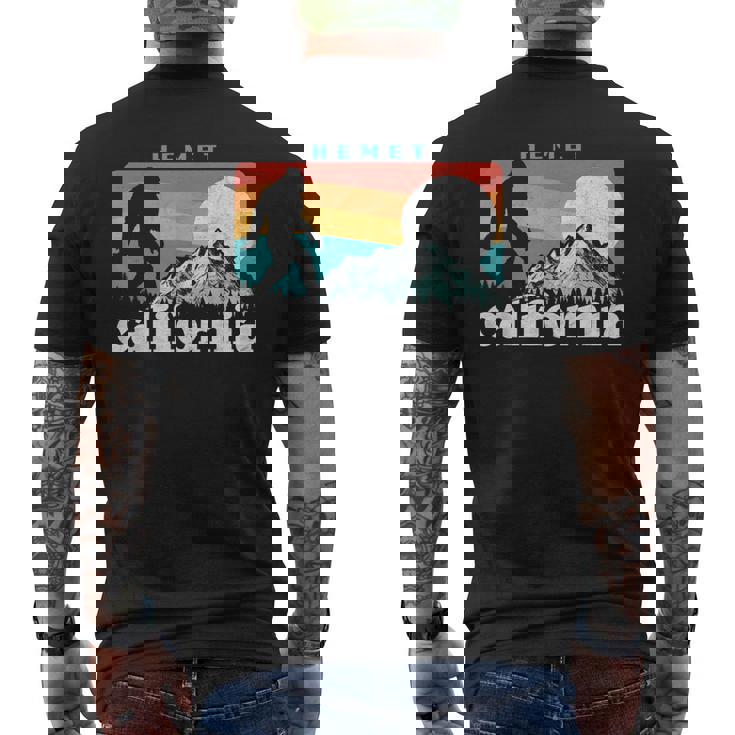 Hemet California Retro 80S Bigfoot Mountains T-shirt imprimé au dos
