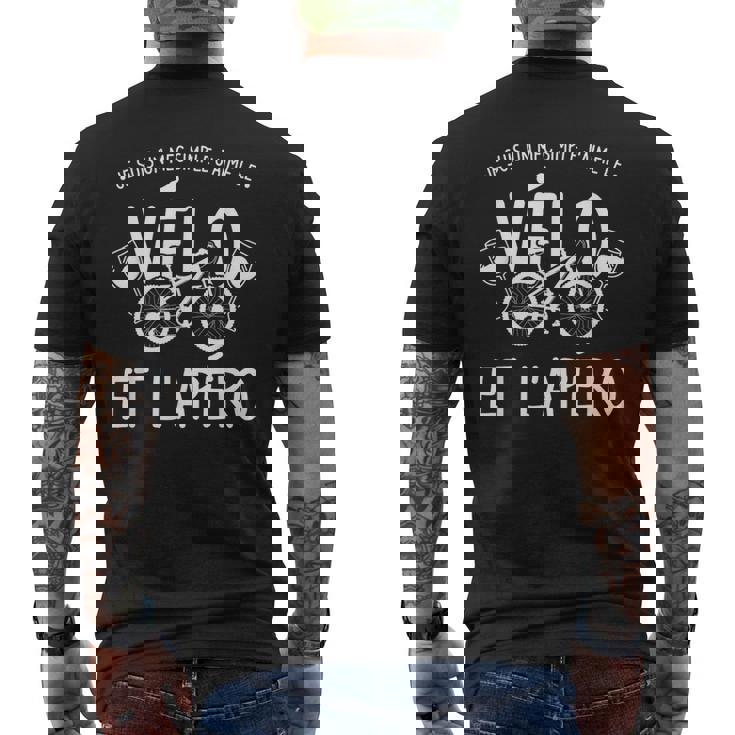 Je Suis Un Mec Simple J'aime Leélo Et L'apéro T-shirt imprimé au dos