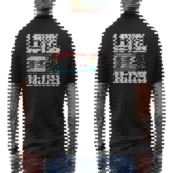 Nivel 44 Desbloqueado 44 Años Regaloideo Gamer 44 Cumpleaños Camiseta Hombre Estampado Espalda