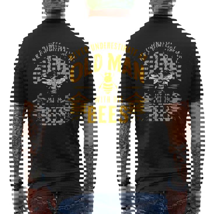 Vintage Never Underestimate An Old Man Beekeeper Men's T-shirt Back Print