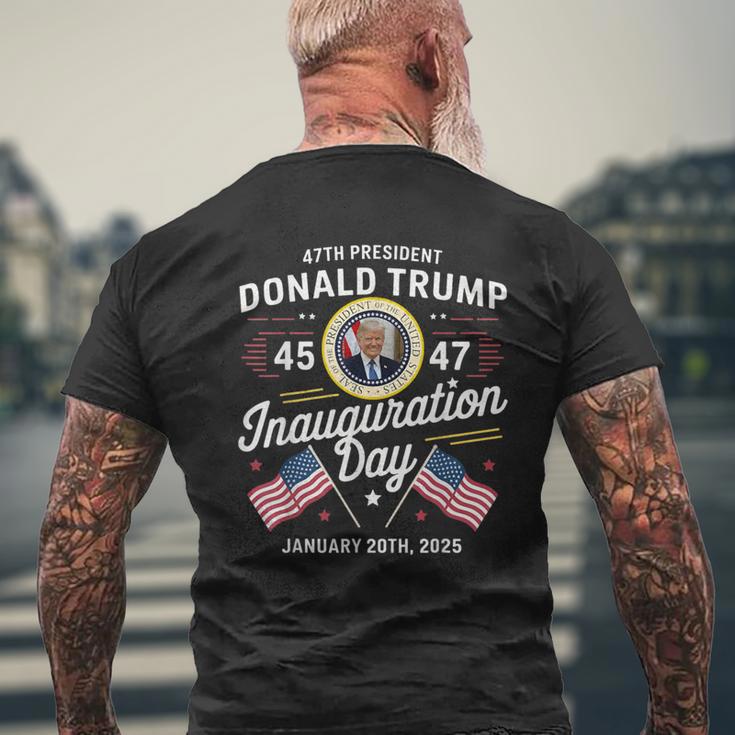 47Th President Donald Trump Housewarming Day Graphic T-Shirt mit Rückendruck Geschenke für alte Männer