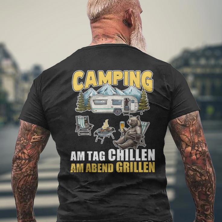 Barbecue And Chillen Camper Saying Caravan Camping T-Shirt mit Rückendruck Geschenke für alte Männer