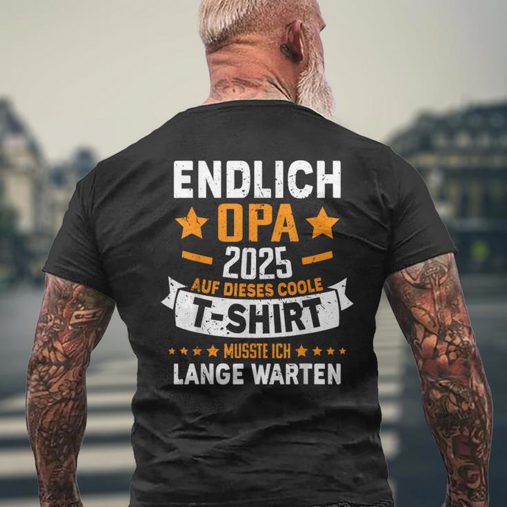 Finally Grandpa 2025 Expecting Grandpa Grandfather Become Announcement T-Shirt mit Rückendruck Geschenke für alte Männer