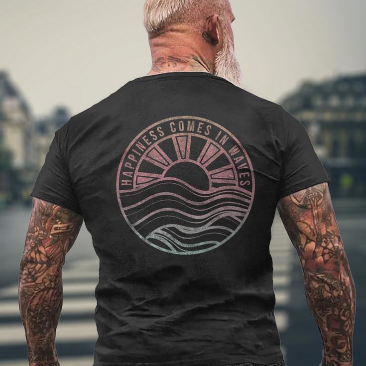 Happiness Comes In Waves Sunset Beach Wave Gradient T-Shirt mit Rückendruck Geschenke für alte Männer