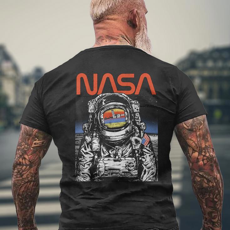 Nasaintage Astronaut Moon Walk Reflection Graphic T-Shirt mit Rückendruck Geschenke für alte Männer