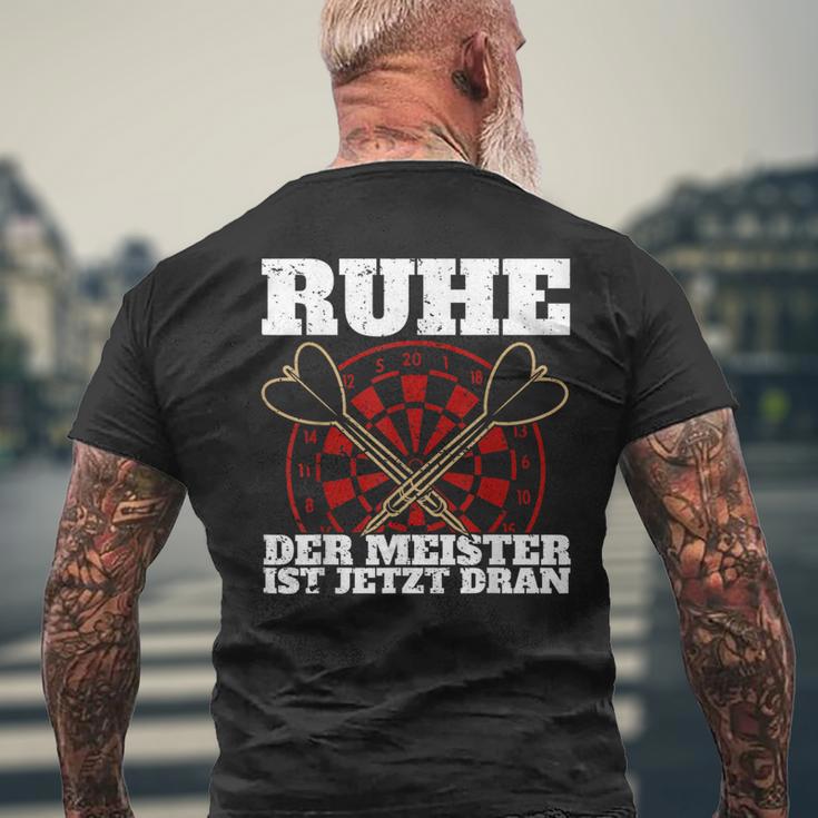 With Ruhe Der Meister Ist Dran Dart Player T-Shirt mit Rückendruck Geschenke für alte Männer