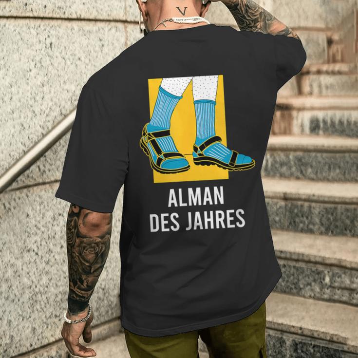 Alman With Sandals For Friends & Colleagues T-Shirt mit Rückendruck Geschenke für Ihn