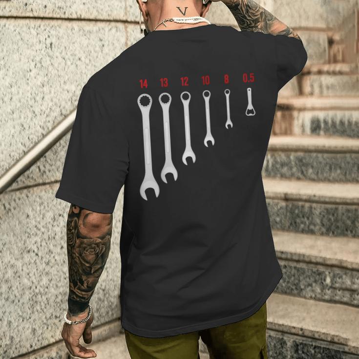 Car Mechanic Wrench Tool T-Shirt mit Rückendruck Geschenke für Ihn