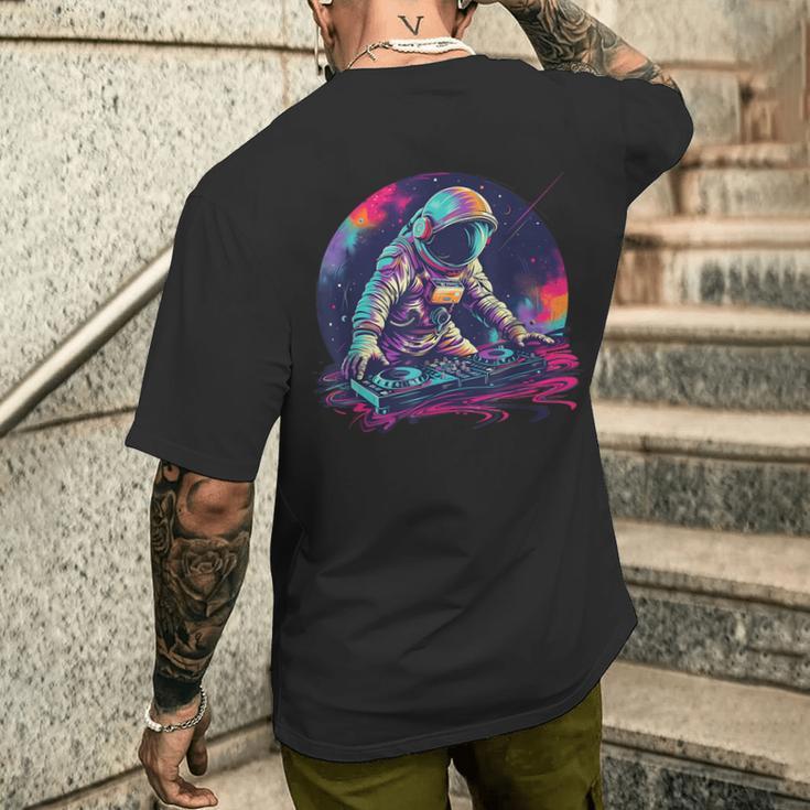 Dj Astronaut Space Galaxy Techno Rave Edm House Music Planet T-Shirt mit Rückendruck Geschenke für Ihn