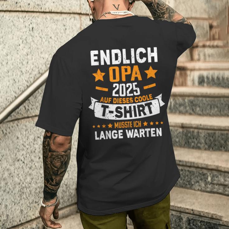 Finally Grandpa 2025 Expecting Grandpa Grandfather Become Announcement T-Shirt mit Rückendruck Geschenke für Ihn