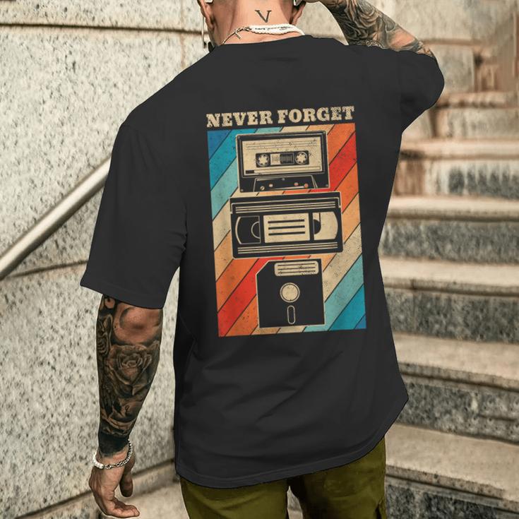 Never Forget Diskettehs Band 90S 80S Cassette T-Shirt mit Rückendruck Geschenke für Ihn