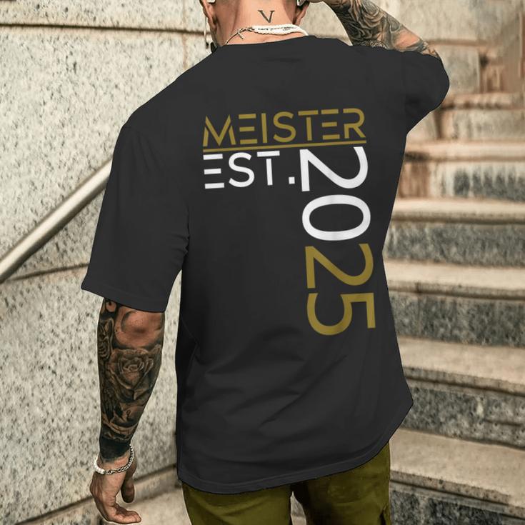 Graduation Master Est 2025 Golden Outfit Master Exam T-Shirt mit Rückendruck Geschenke für Ihn