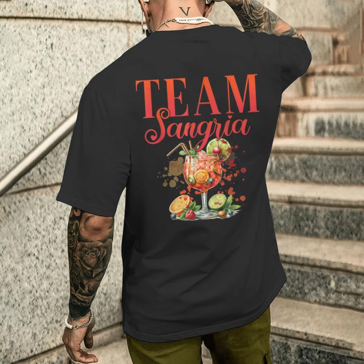 Hen Party Team Sangria Cocktail For Bartender T-Shirt mit Rückendruck Geschenke für Ihn