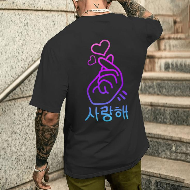 K-Pop Finger Heart Gesture Korean Letters Saranghae T-Shirt mit Rückendruck Geschenke für Ihn