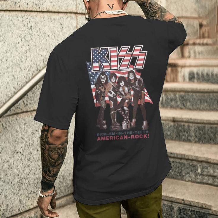 Kiss Kick Em In The Th T-Shirt mit Rückendruck Geschenke für Ihn