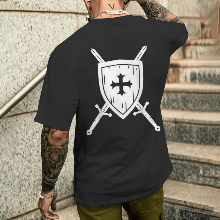 Knight Costume Knight Costume Shield Sword T-Shirt mit Rückendruck Geschenke für Ihn