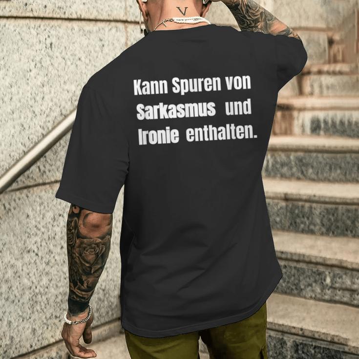 May Contain Traces Of Sarcasm And Irony Leaflet T-Shirt mit Rückendruck Geschenke für Ihn