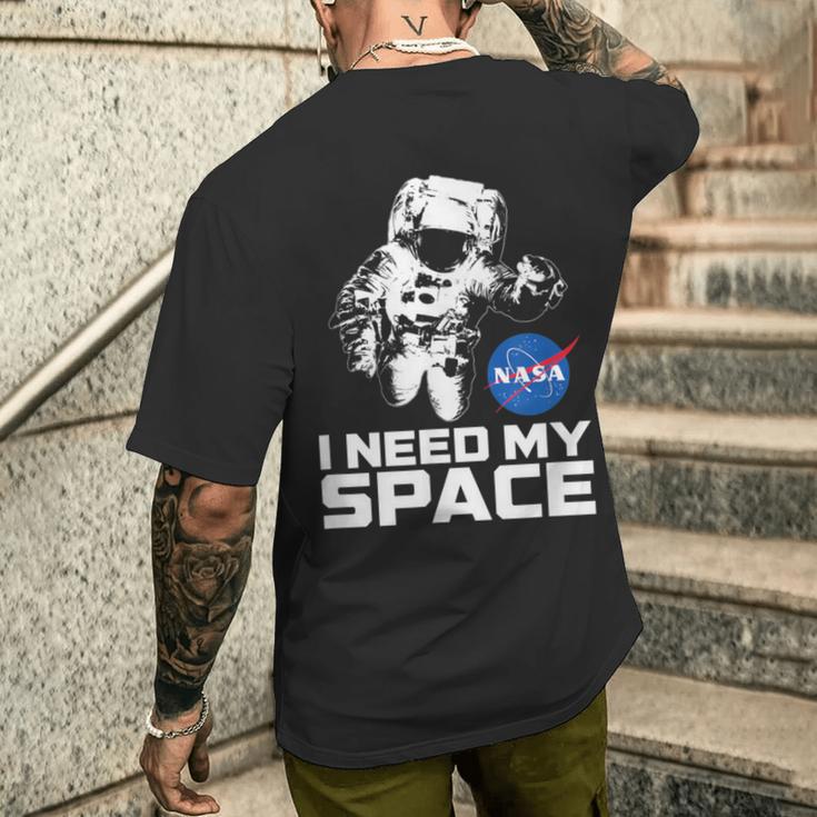 Nasa Logo I Need My Space With Astronaut T-Shirt mit Rückendruck Geschenke für Ihn