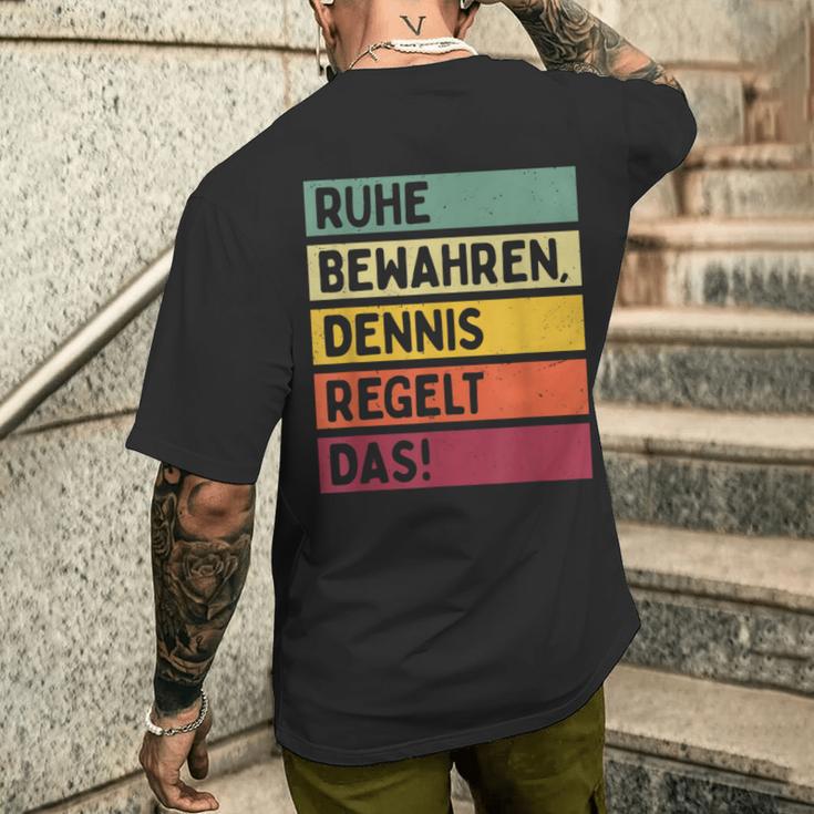 Peace Keep Dennis Regelt The Saying In Retro Colours T-Shirt mit Rückendruck Geschenke für Ihn