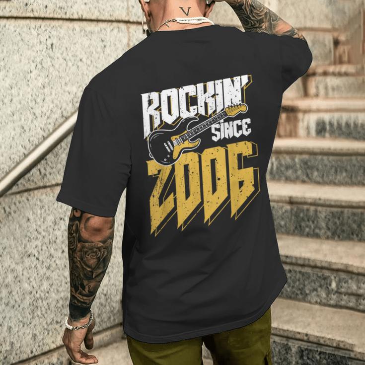 Rockin' Since 2006Intage Rock Music Fan 17Th Birthday T-Shirt mit Rückendruck Geschenke für Ihn