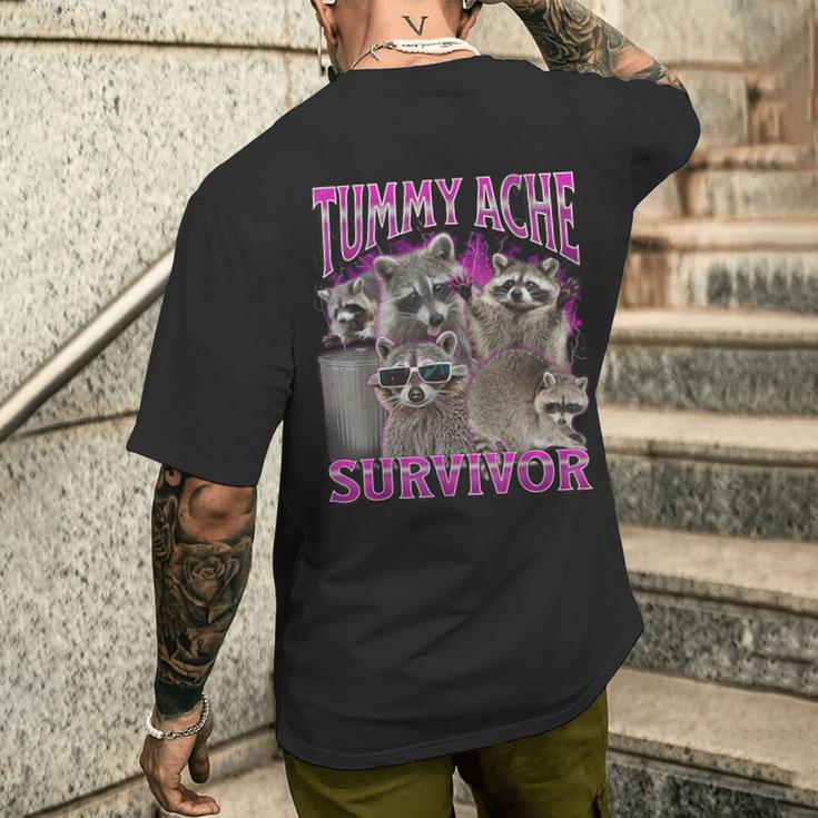 Tummy Ache Survivor Raccoon Meme Bootleg Graphic 90S T-Shirt mit Rückendruck Geschenke für Ihn