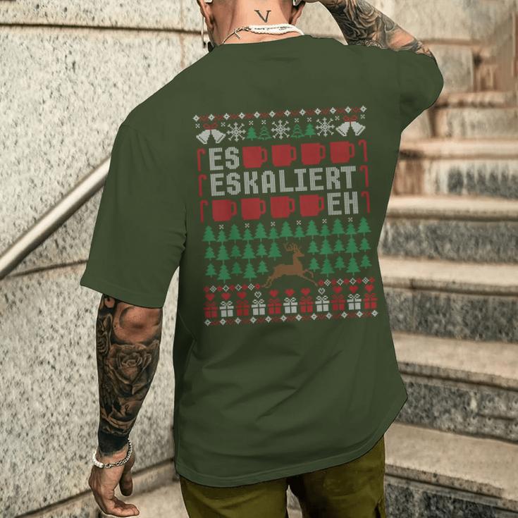 Es Eskaliert Eh Ugly Christmas Sweater Reindeer Christmas T-Shirt mit Rückendruck Geschenke für Ihn