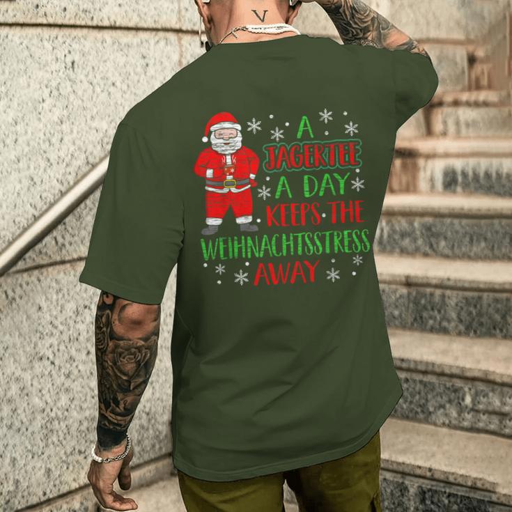 A Jager A Day Keeps Christmas Stress Away Austria T-Shirt mit Rückendruck Geschenke für Ihn