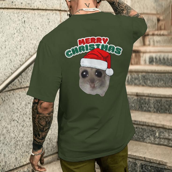 Sad Hamster With Christmas Wishes T-Shirt mit Rückendruck Geschenke für Ihn