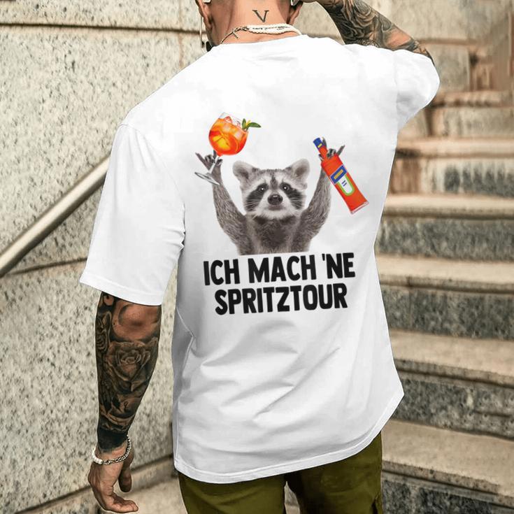 Ich Mach Ne Spritztour X Waschbär Meme Racoon X Pedro Spritz T-Shirt mit Rückendruck Geschenke für Ihn