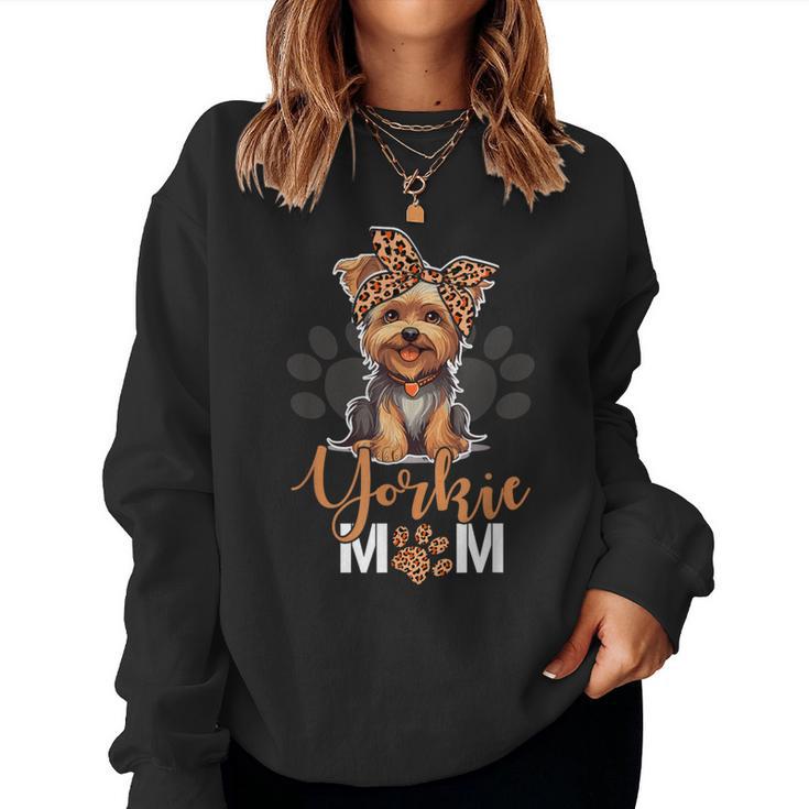 Yorkie Mom Yorkshire Leopard Dog Lovers Día De La Madre Sudadera Mujer